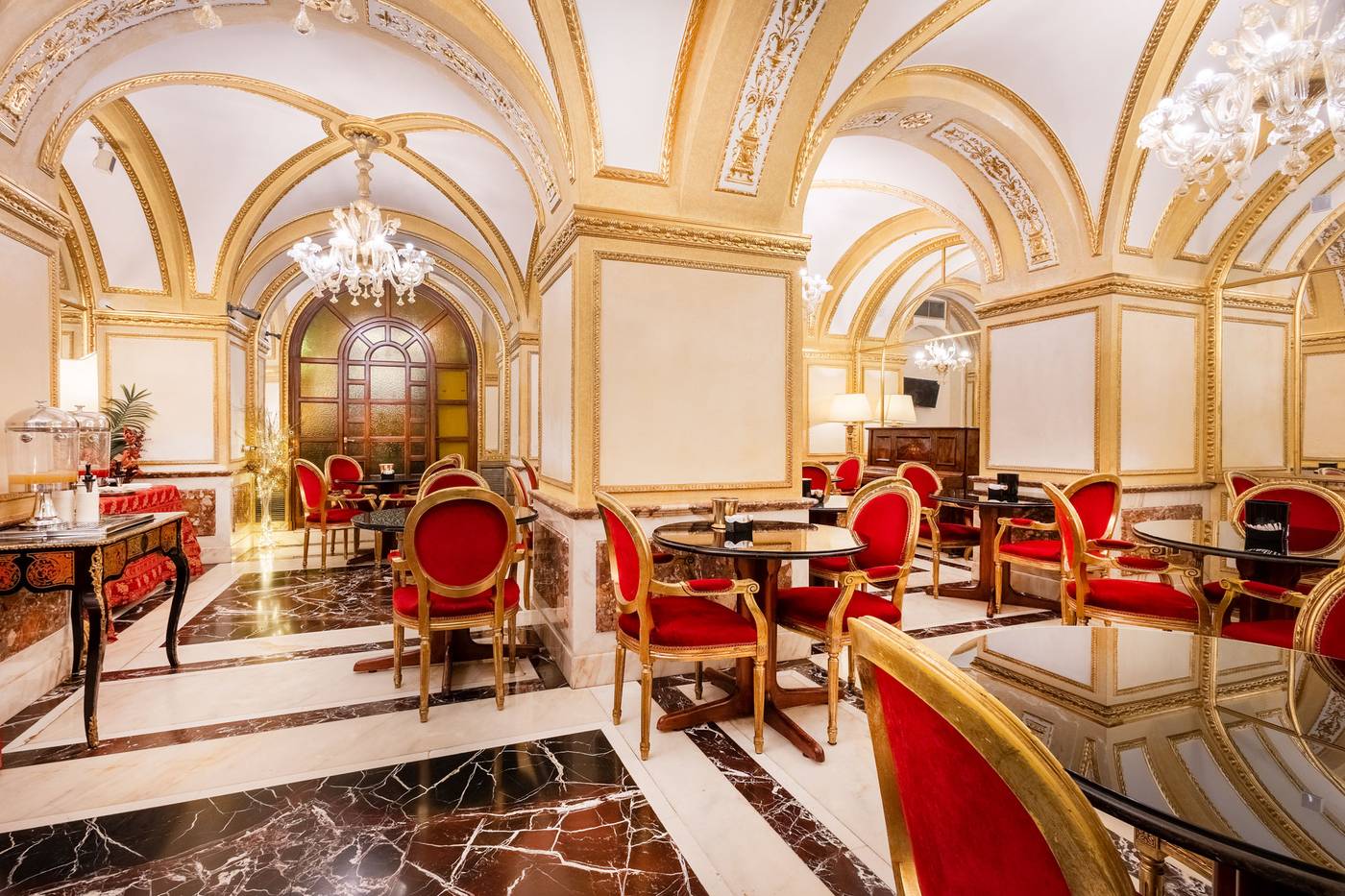 Des-Epoques-Hotel-General-view-6