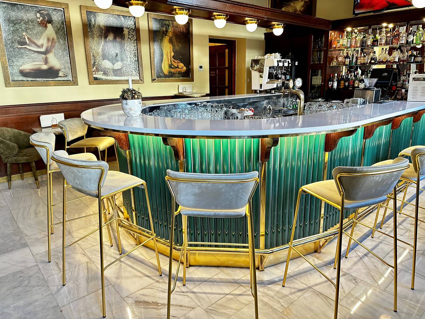 Green-Garden-Hotel-Bar-3