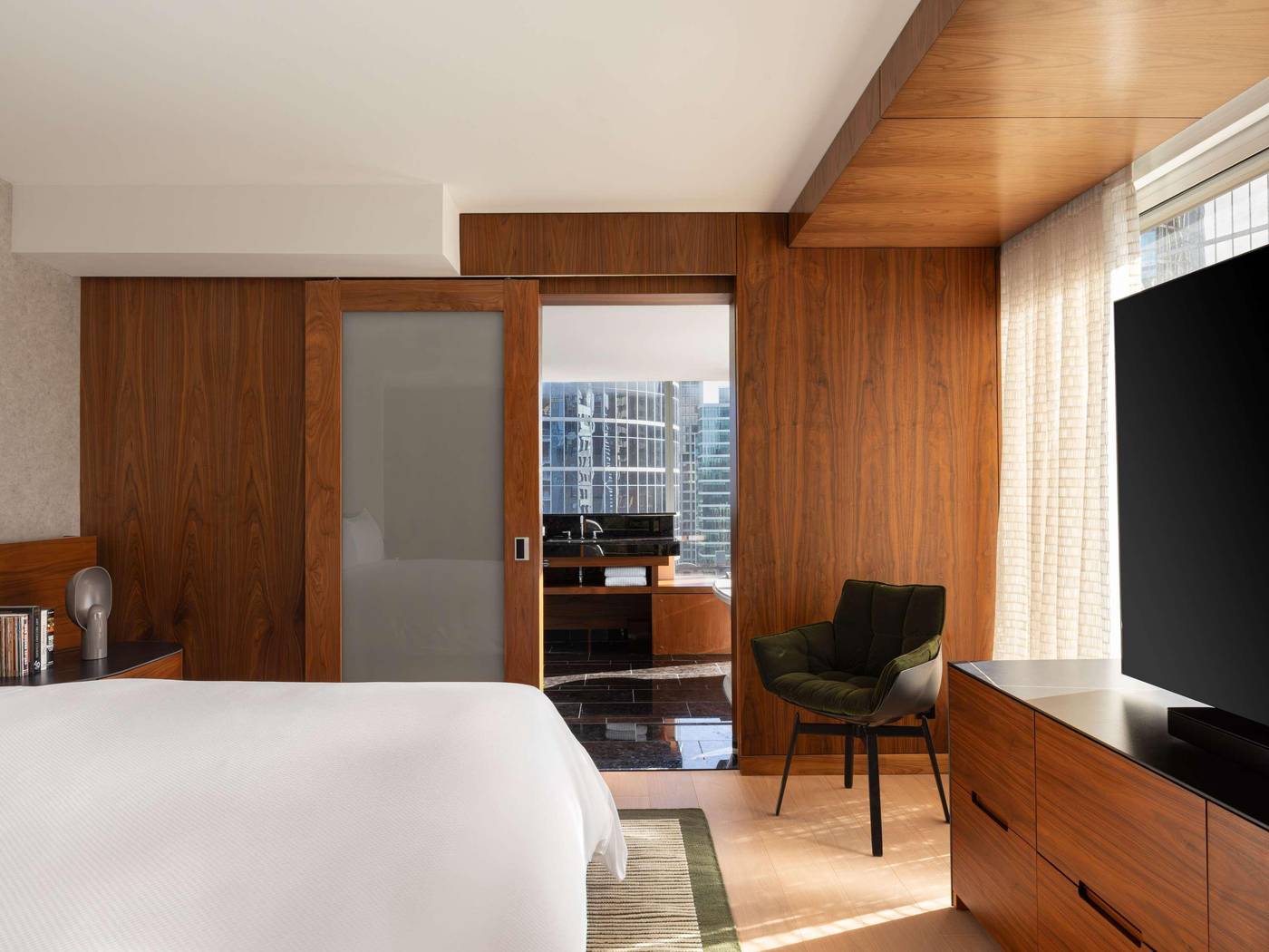 Fairmont-Pacific-Rim-Room-57