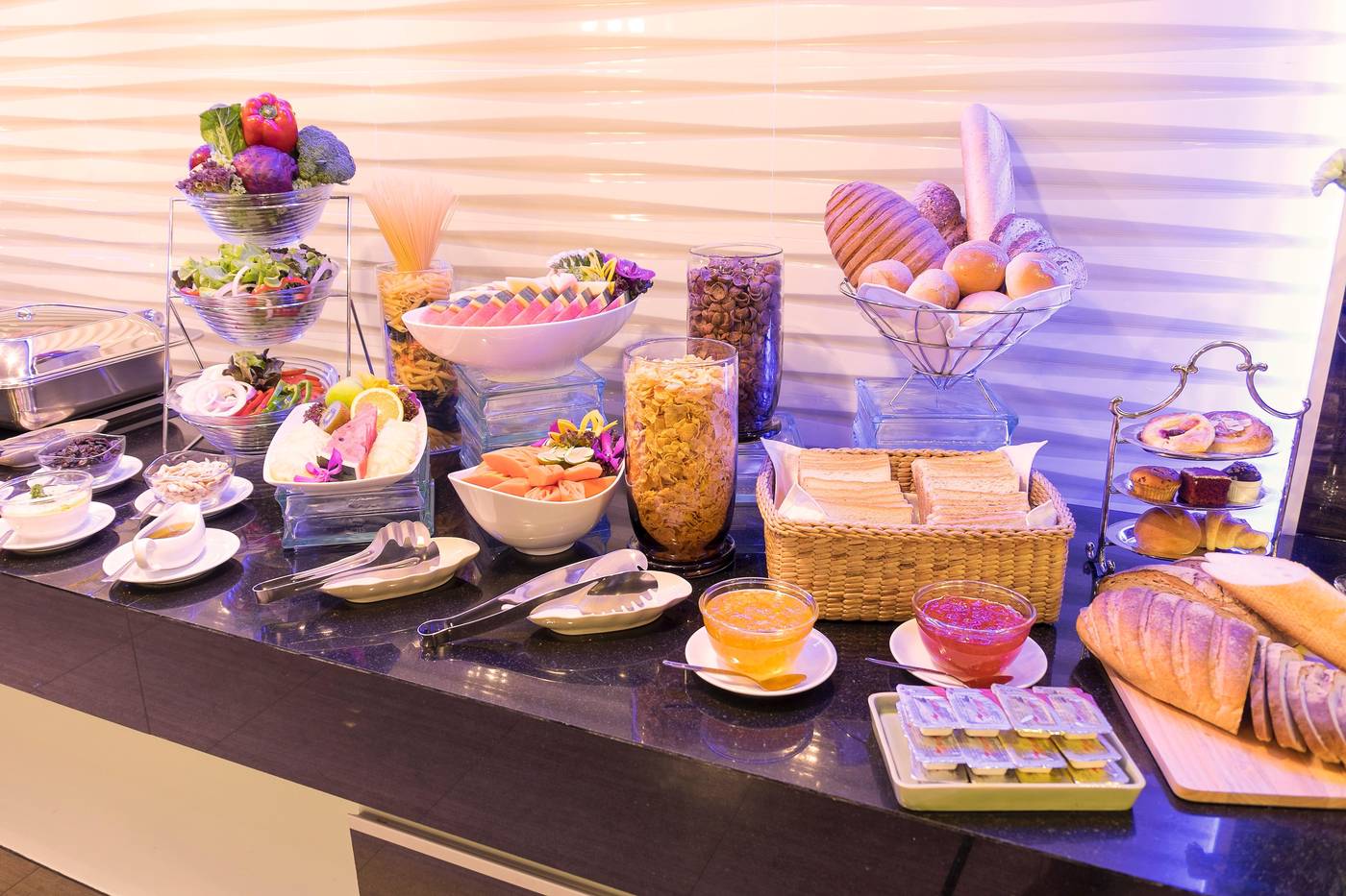 Aspen-Suites-Sukhumvit-2-Restaurant-49