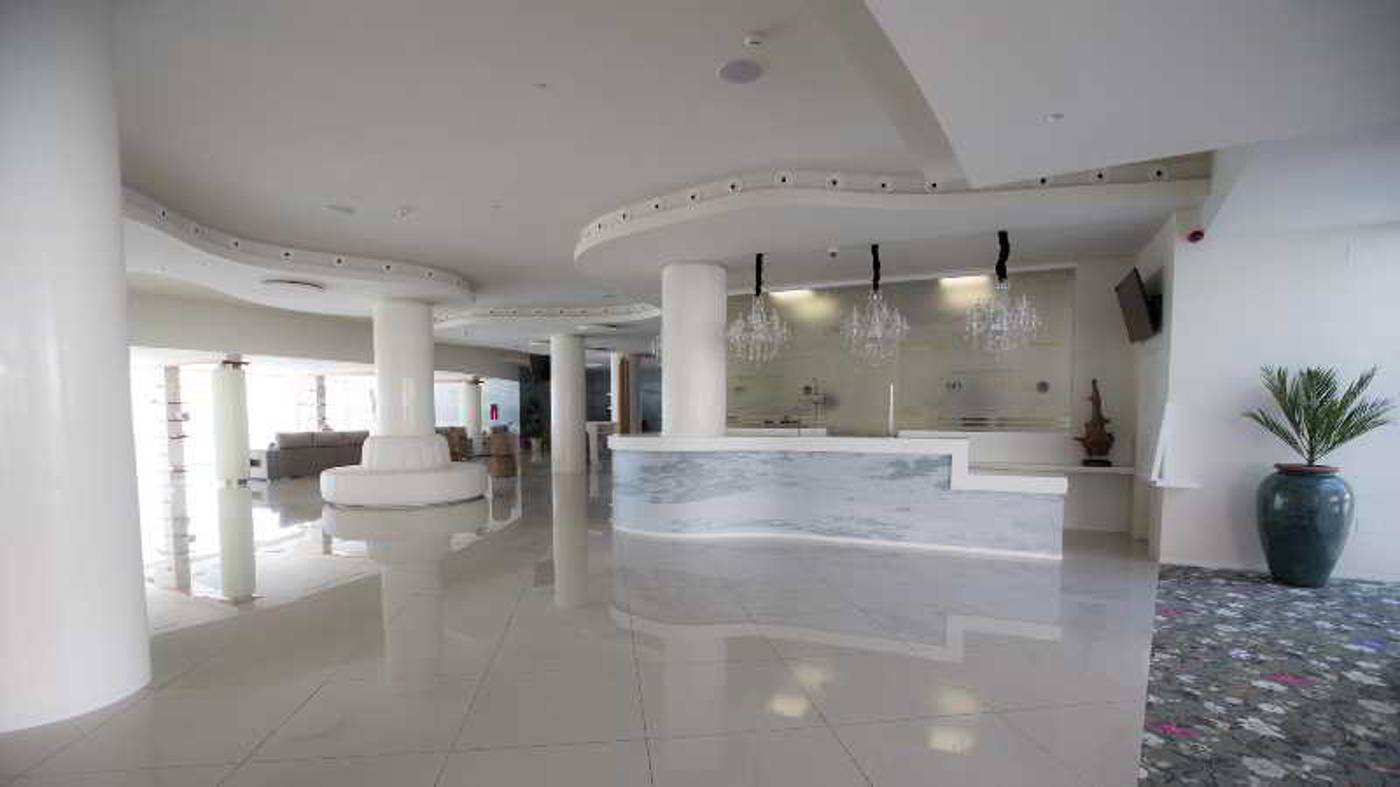 Onhotels-Ocean-Front-Lobby-56