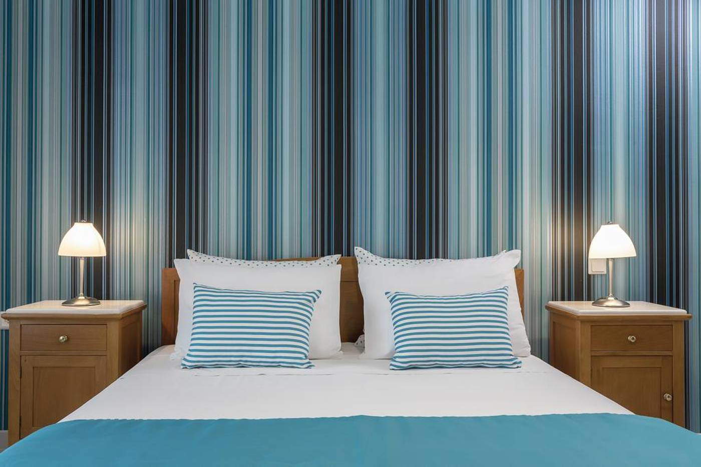 Santellini-Hotel-Room-14