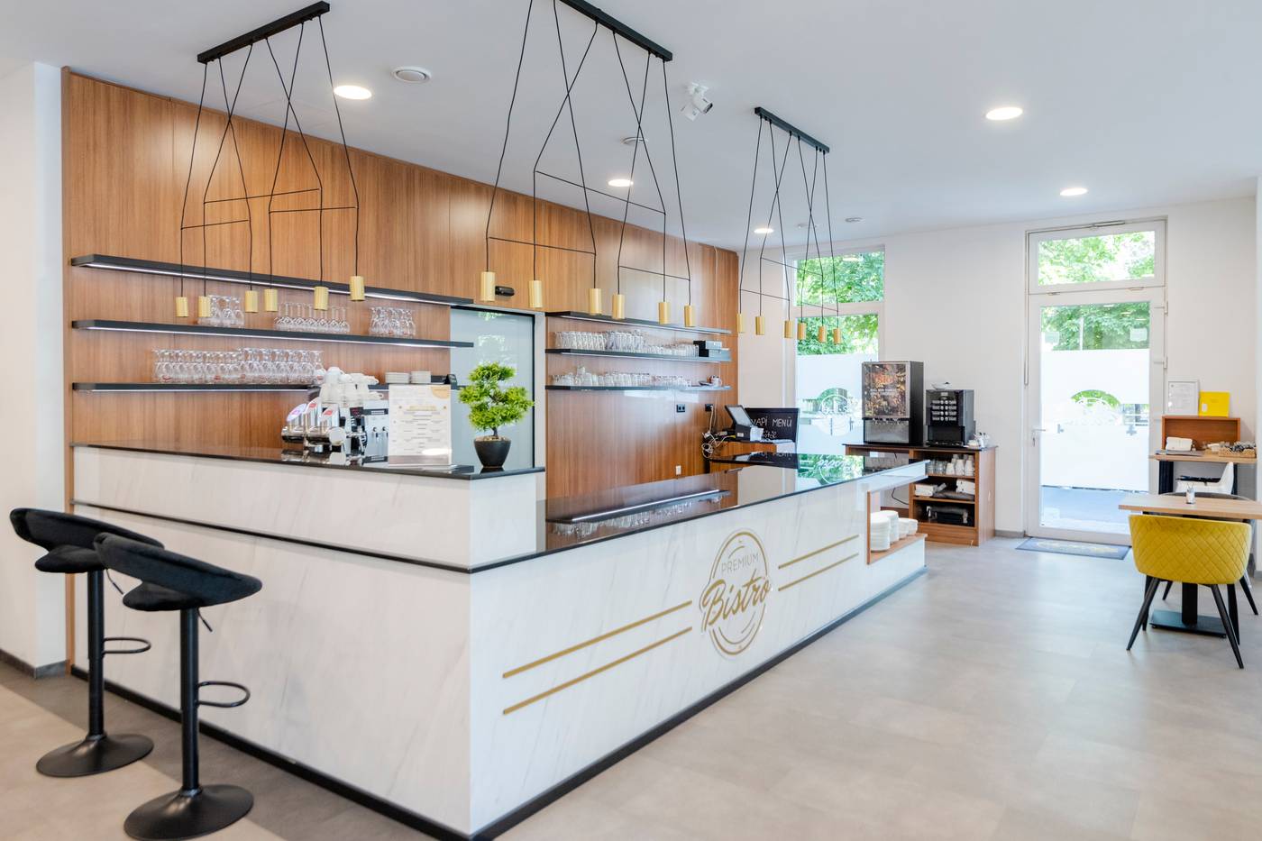 Premium-Apartment-House-Restaurant-10