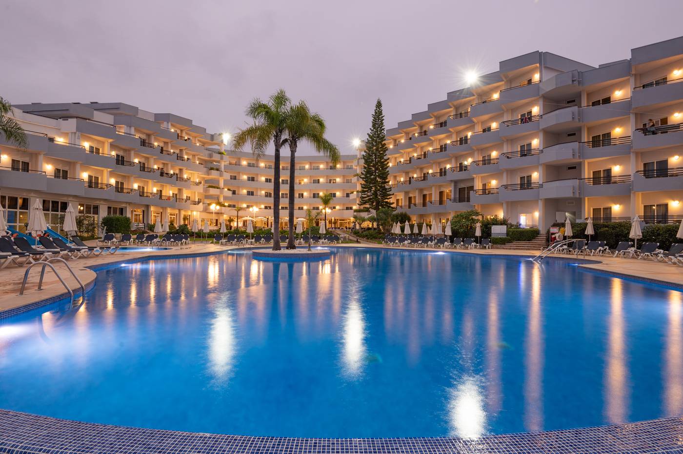 Vila-Gale-Nautico-Pool-2