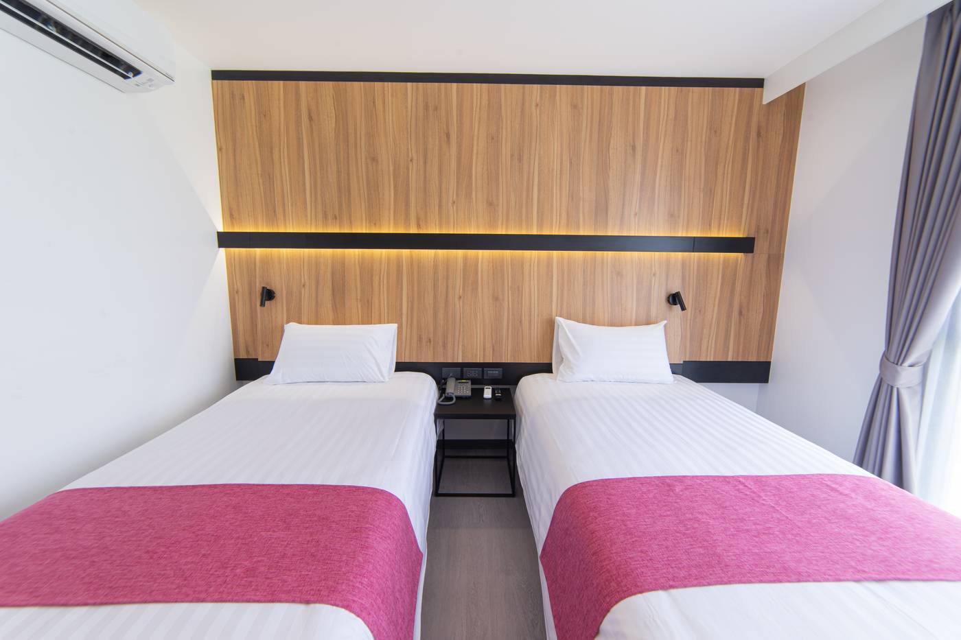 Gate43-Airport-Hotel-Room-26