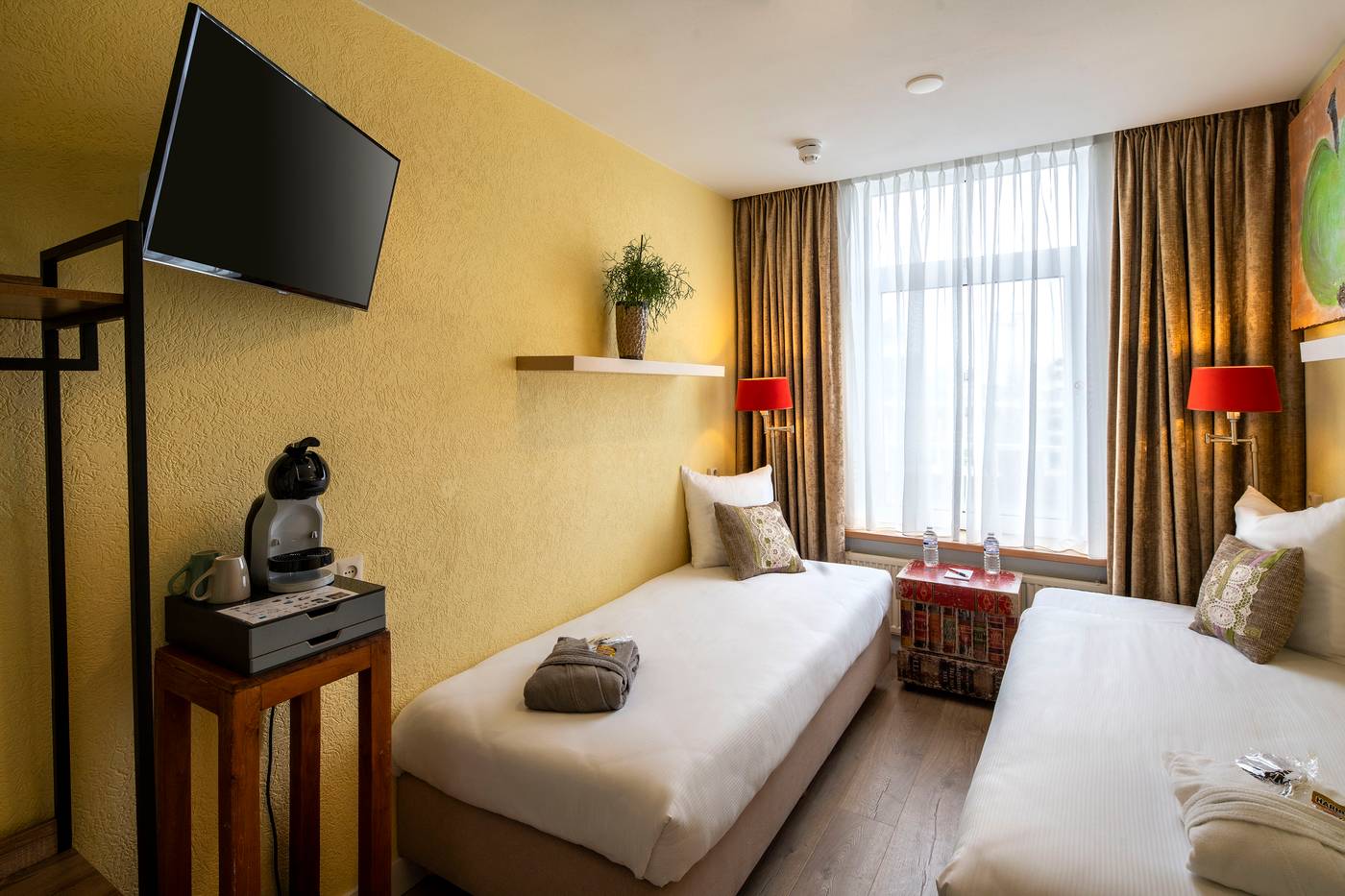 Hotel-Jupiter-Room-37