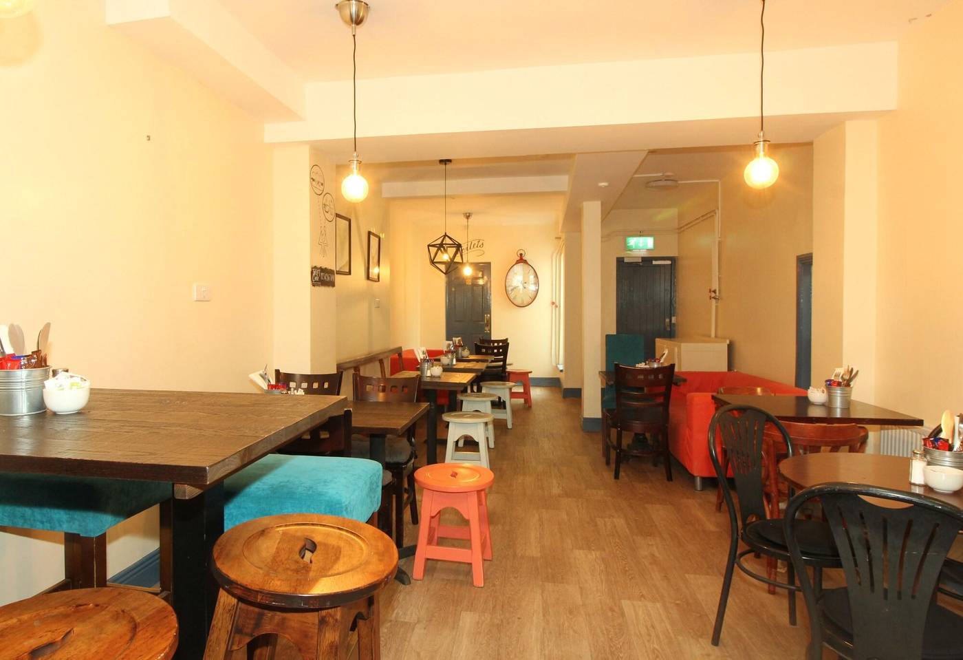 Tom-Dick-and-Harriet-s-Restaurant-8