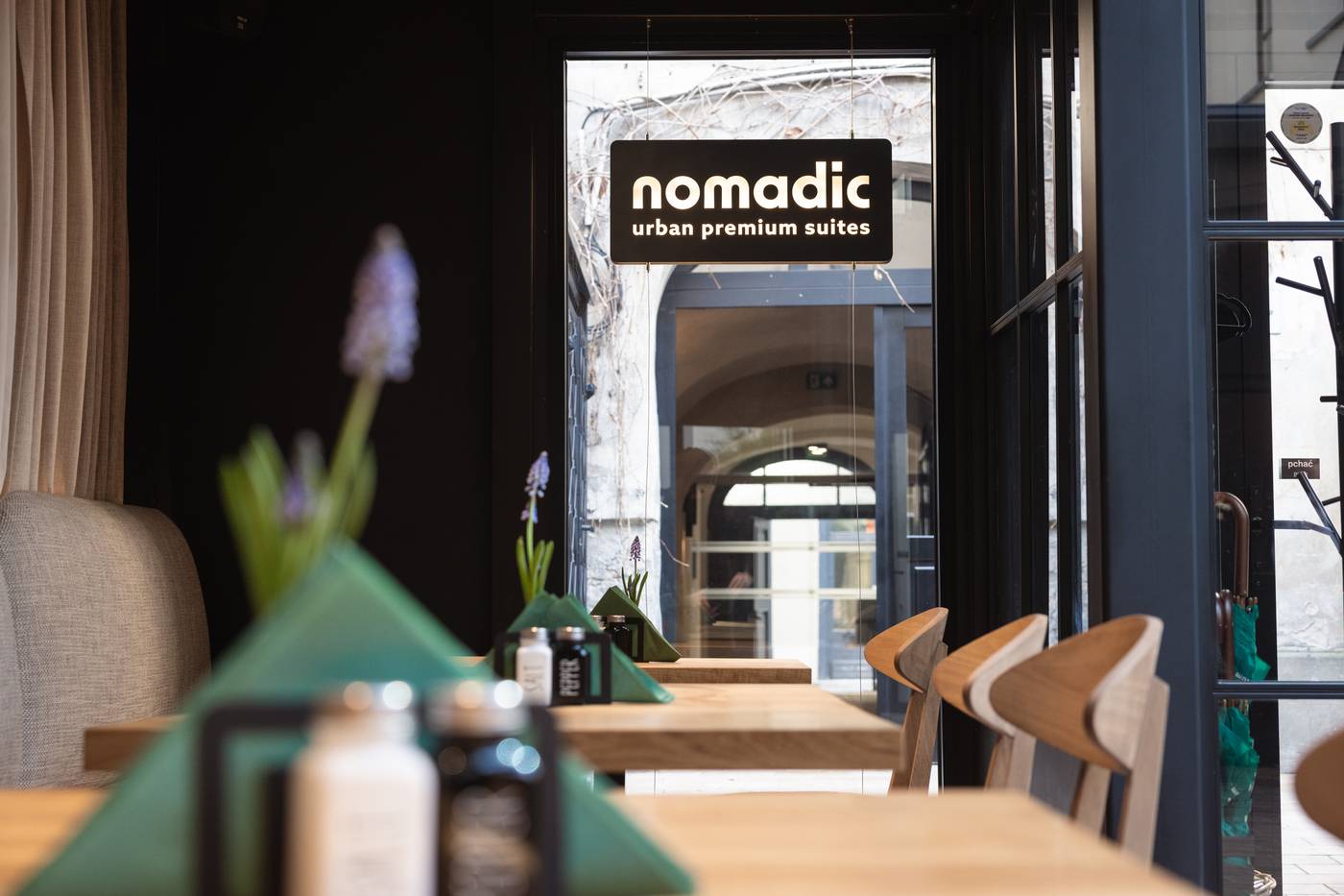 Nomadic-Urban-Premium-Suites-Restaurant-28