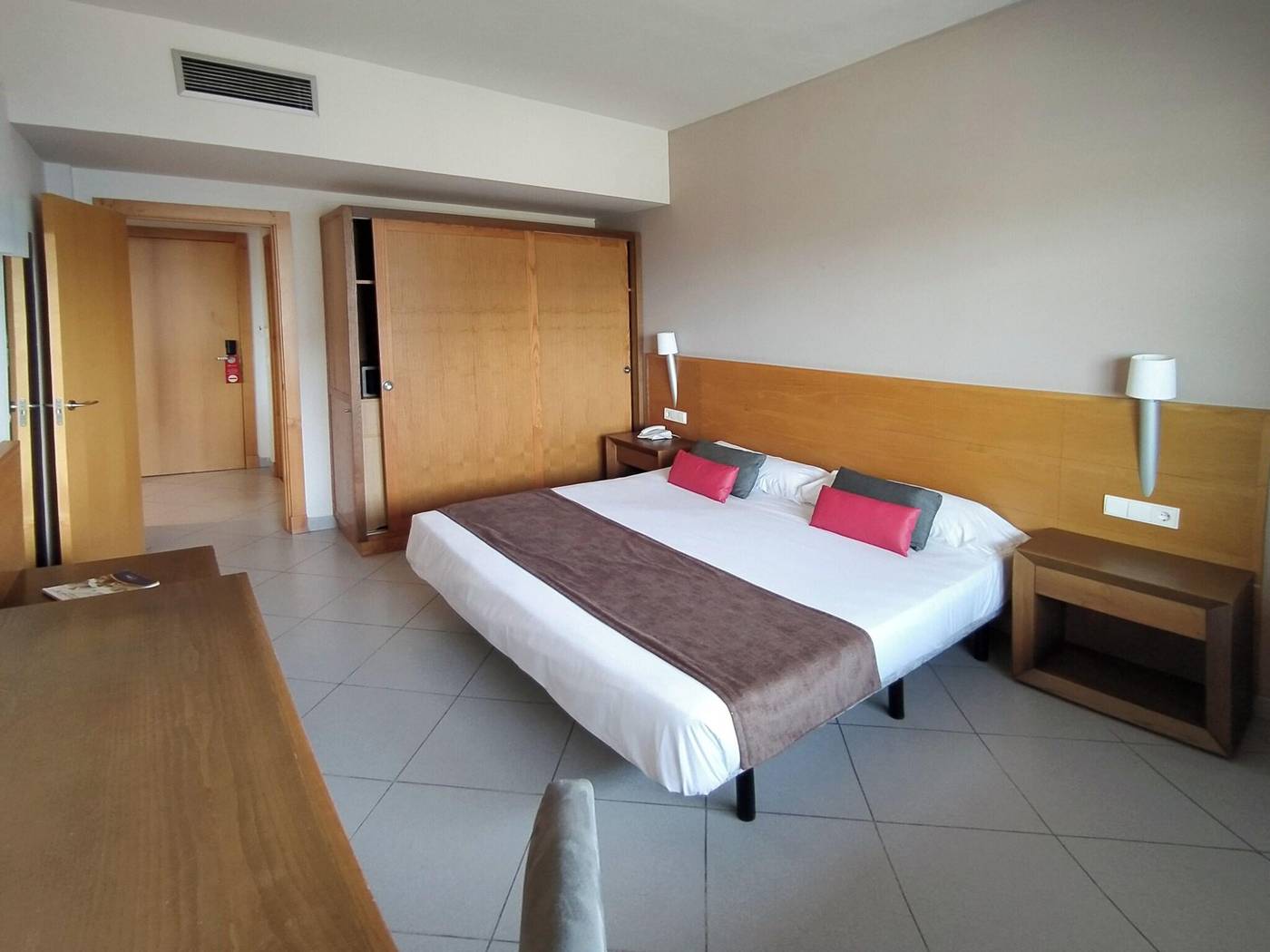 Ohtels-Campo-De-Gibraltar-Room-14