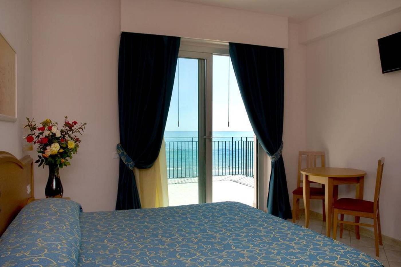 Roses-General-view-8