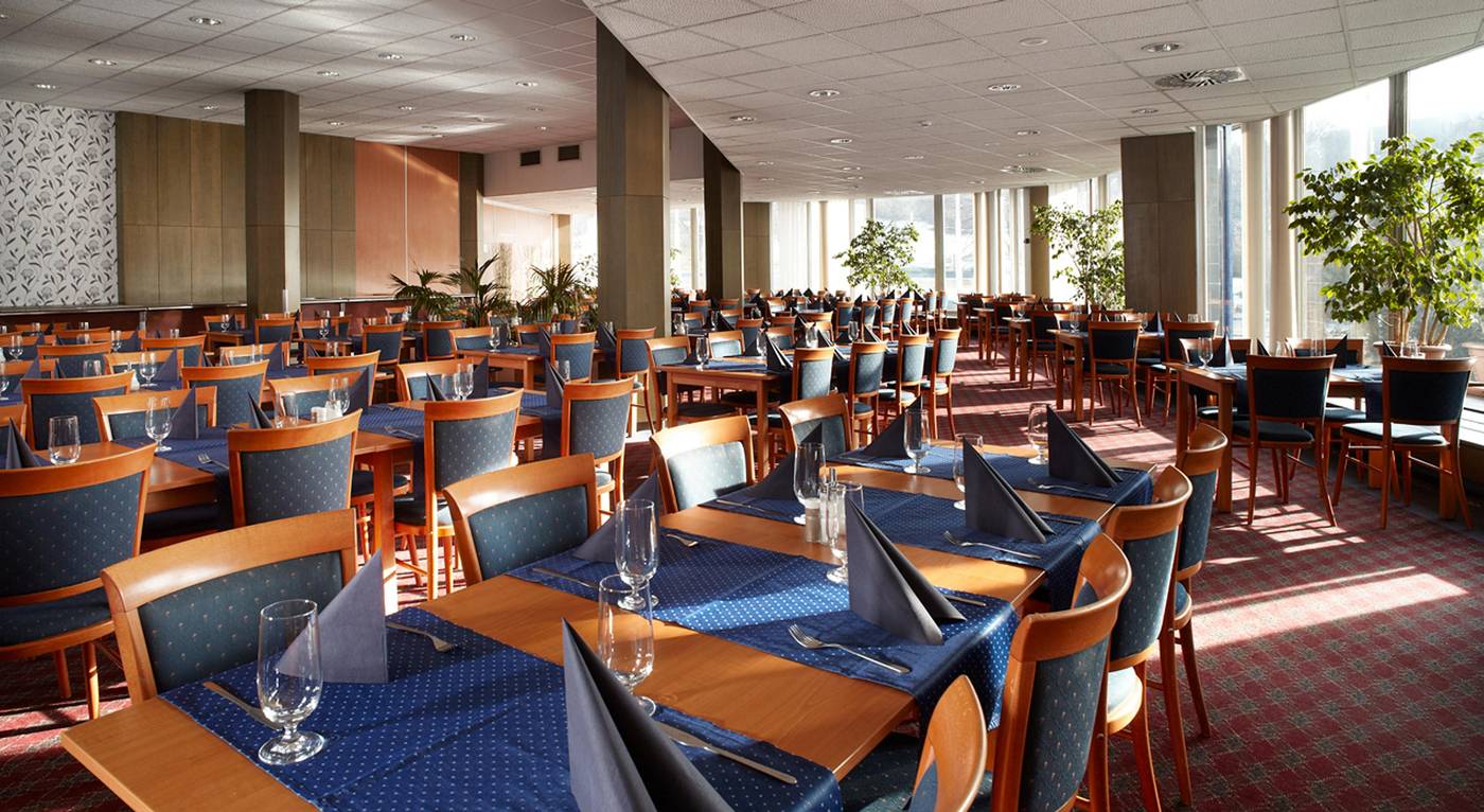 Orea-Hotel-Pyramida-Restaurant-29