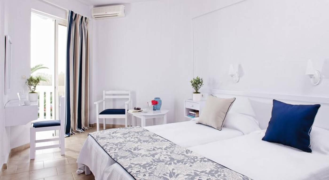 Mrs Chryssana Beach Hotel