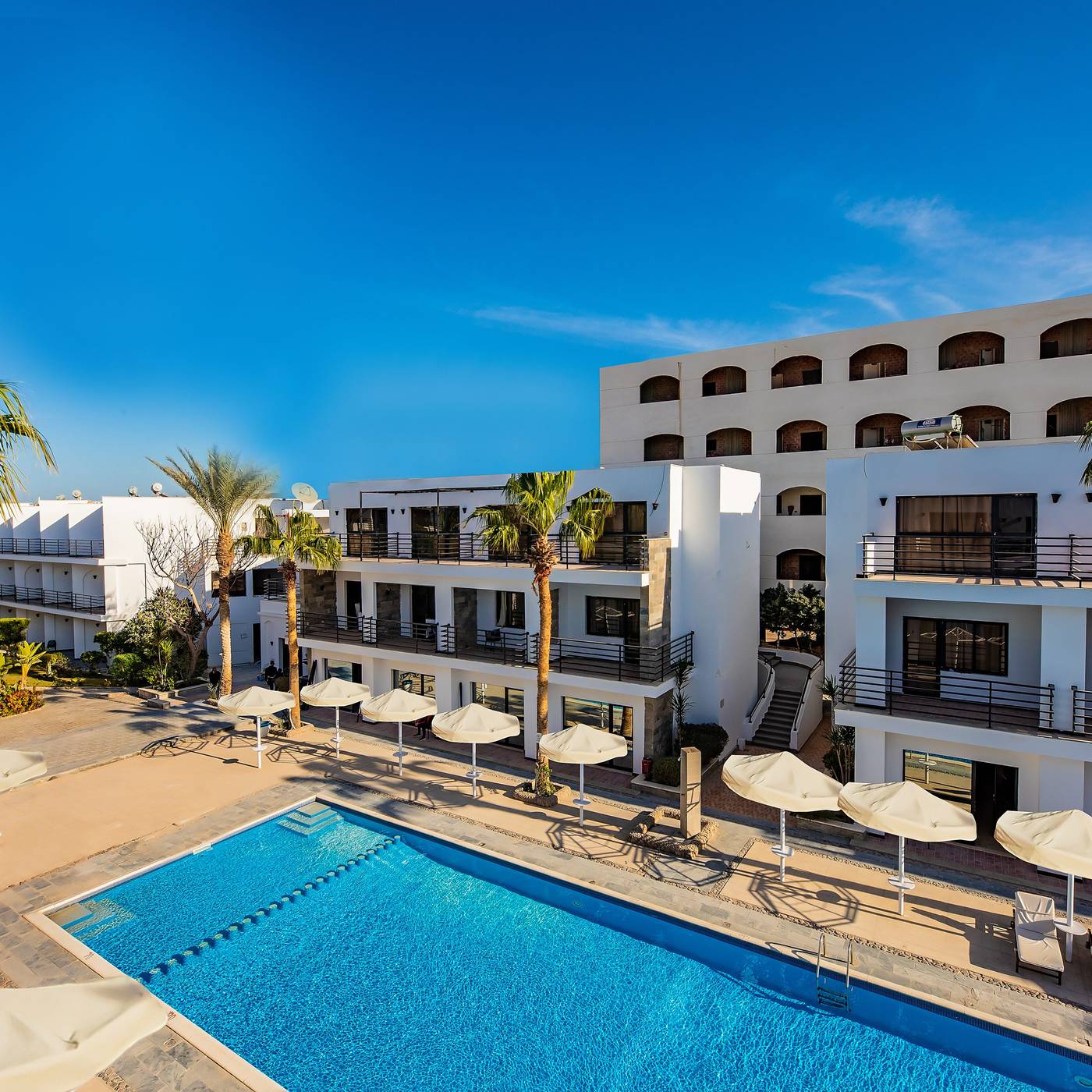 La Rosa Waves Beach Resort & Aqua Park