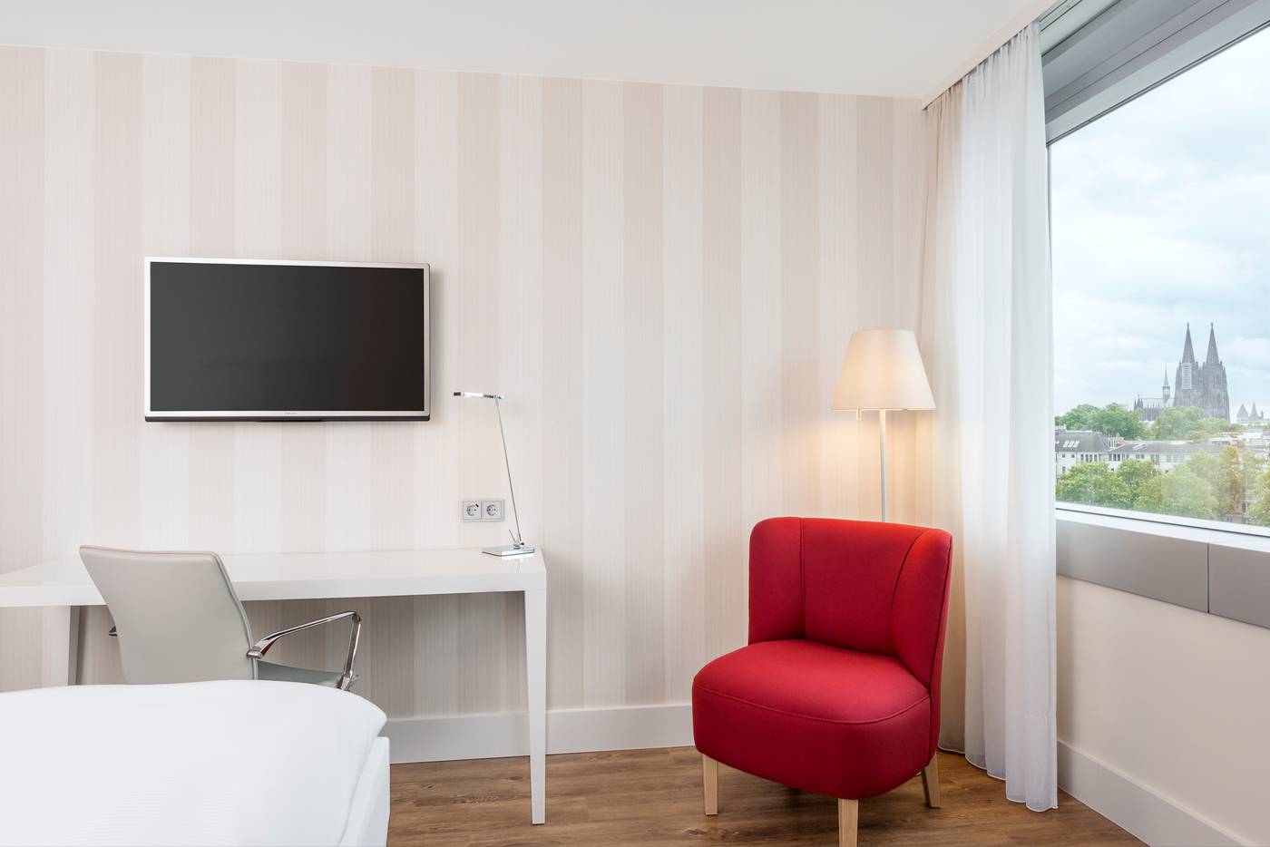 NH-Collection-Koln-Mediapark-Room-10