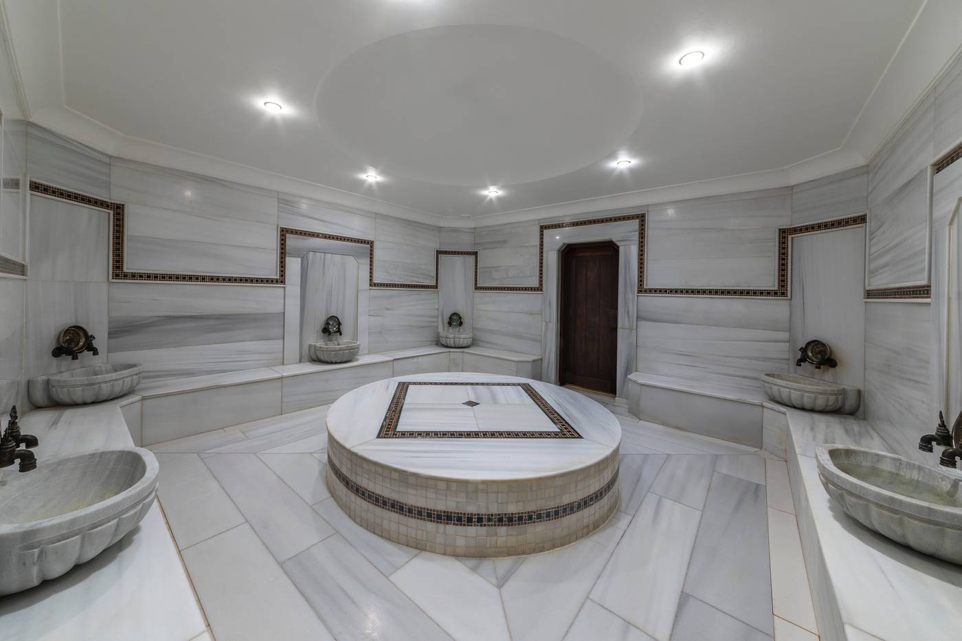 Grand-Yavuz-Istanbul-Sports-and-Entertainment-25