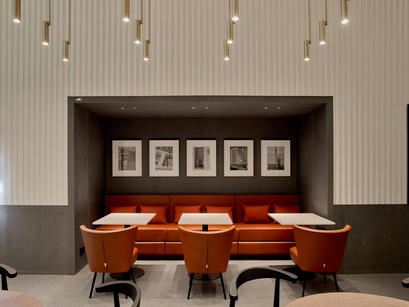 Kozmo-Hotel-Suites---Spa-Bar-23