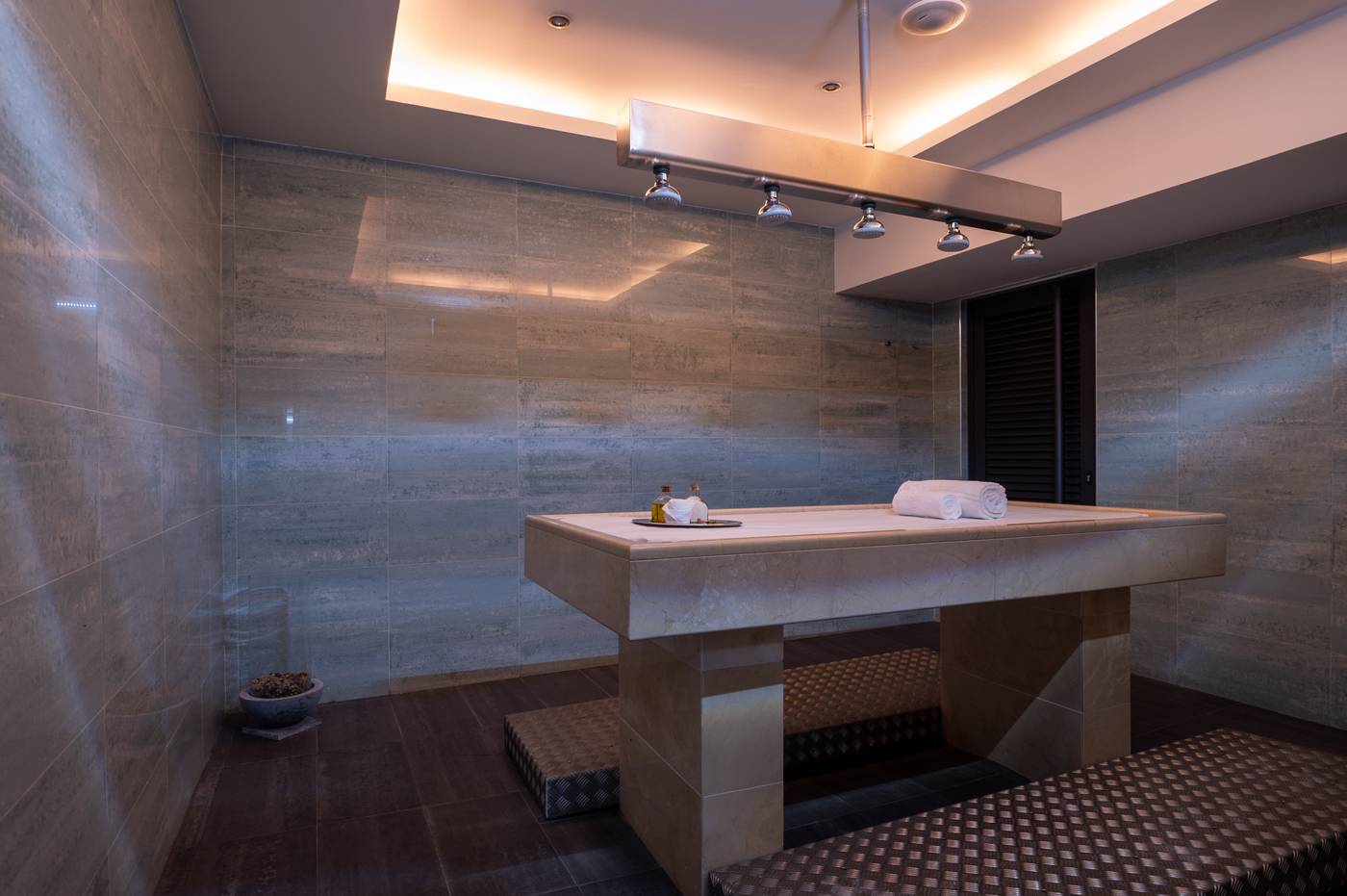 Vila-Gale-Ampalius-Sports-and-Entertainment-58