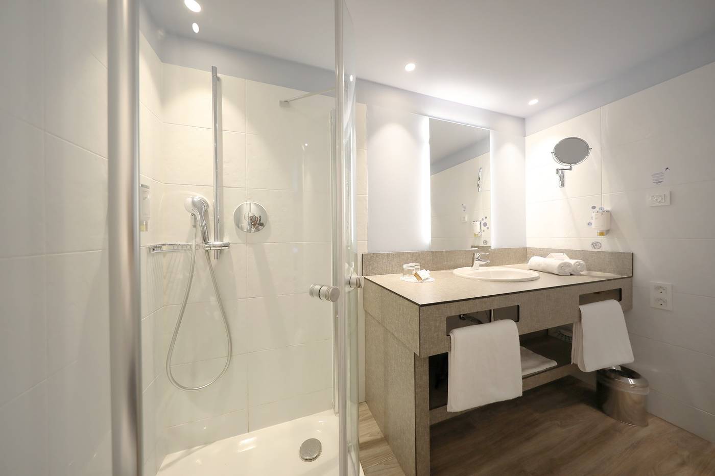 Falkenstener-Funmation-Bork-Room-25