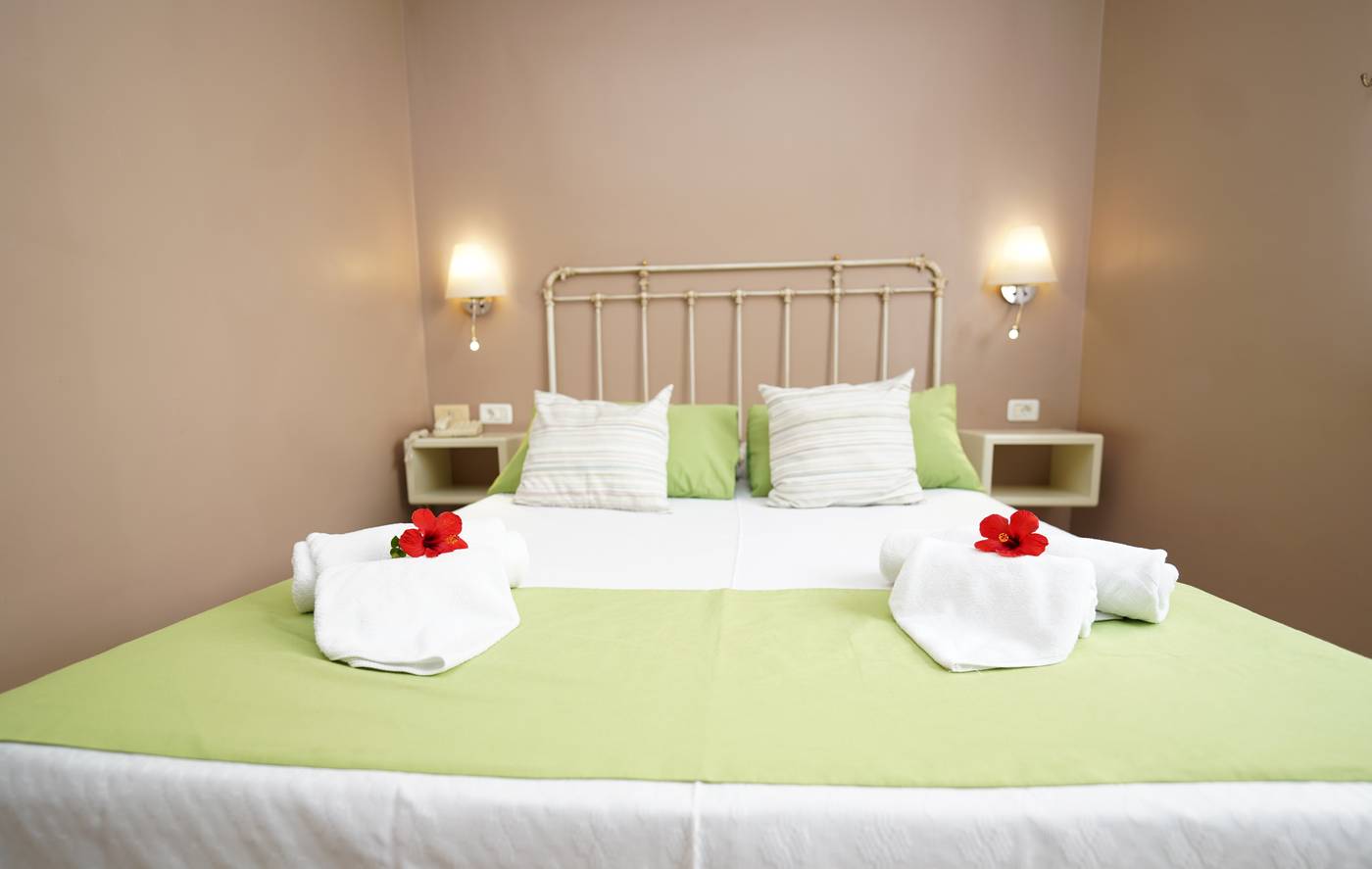 Hotel-RF-Astoria---Adults-Only-Room-14