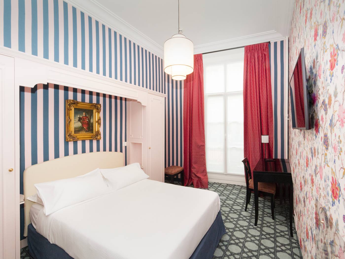 Saint-Germain---Paris-Room-30