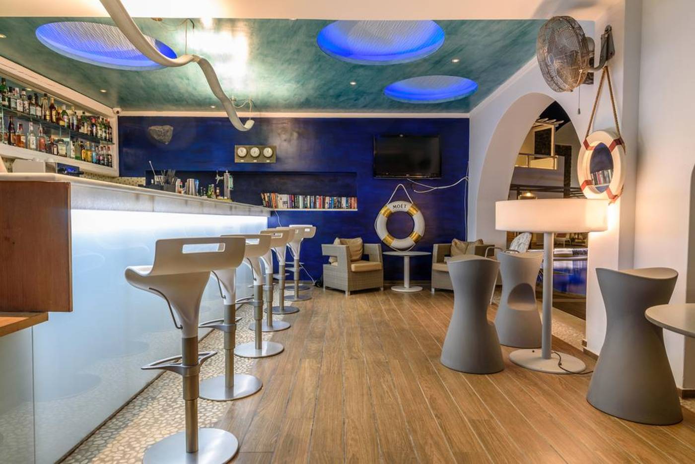 La-Mer-Deluxe-Spa-Resort---Conference-Center---Adult-Only-Bar-48