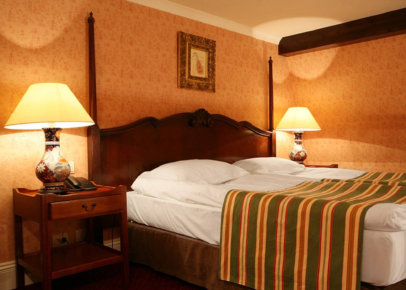 Dwor-Sierakow-Room-18