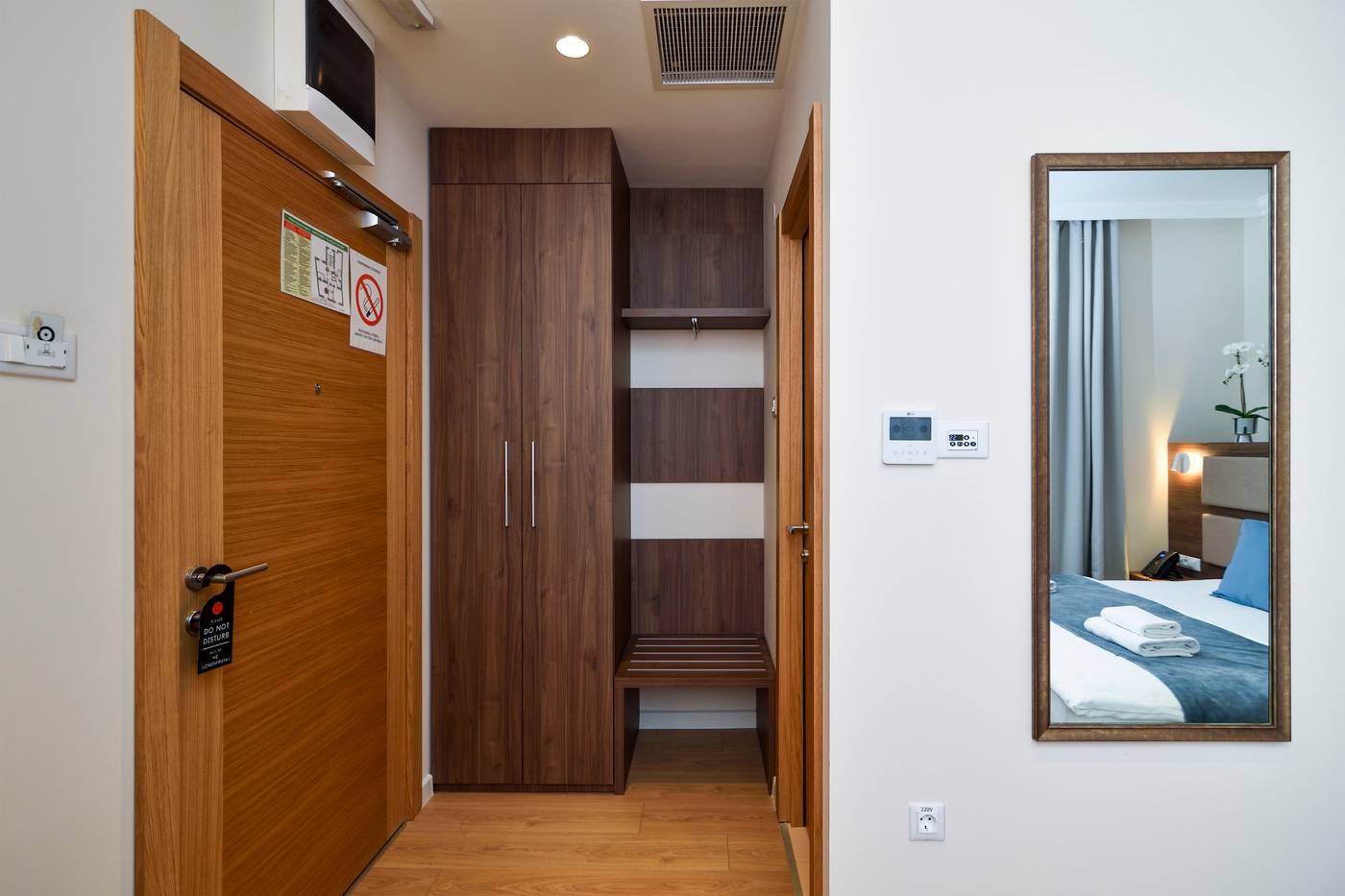 Hotel Opera-Serbia-BELGRADO-Room-10