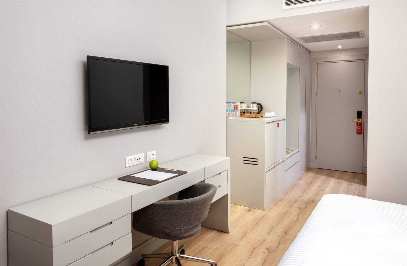 Ramada-Hotel---Suites-by--Istanbul-Atakoy-Room-7