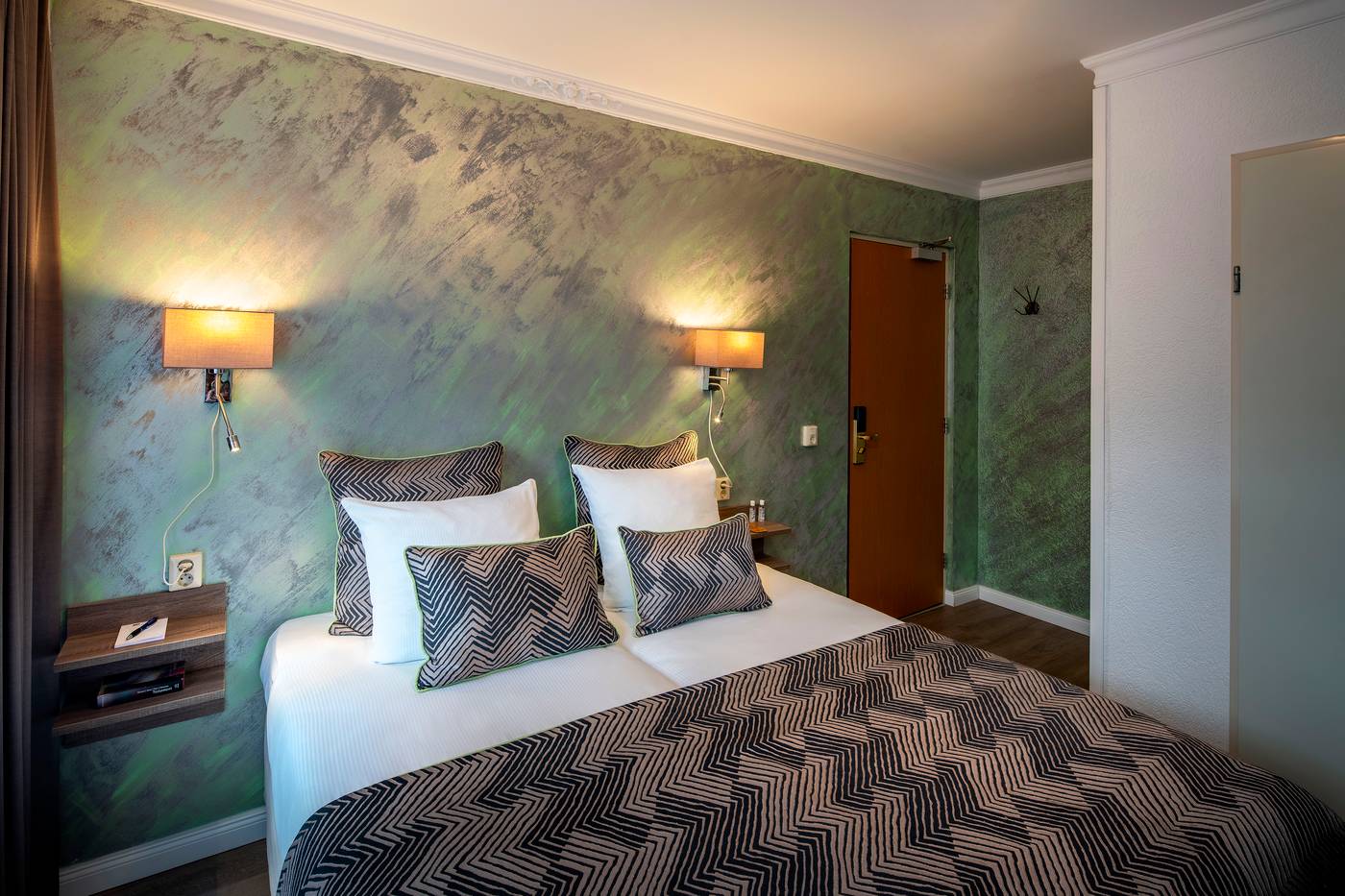 Hotel-Jupiter-Room-52