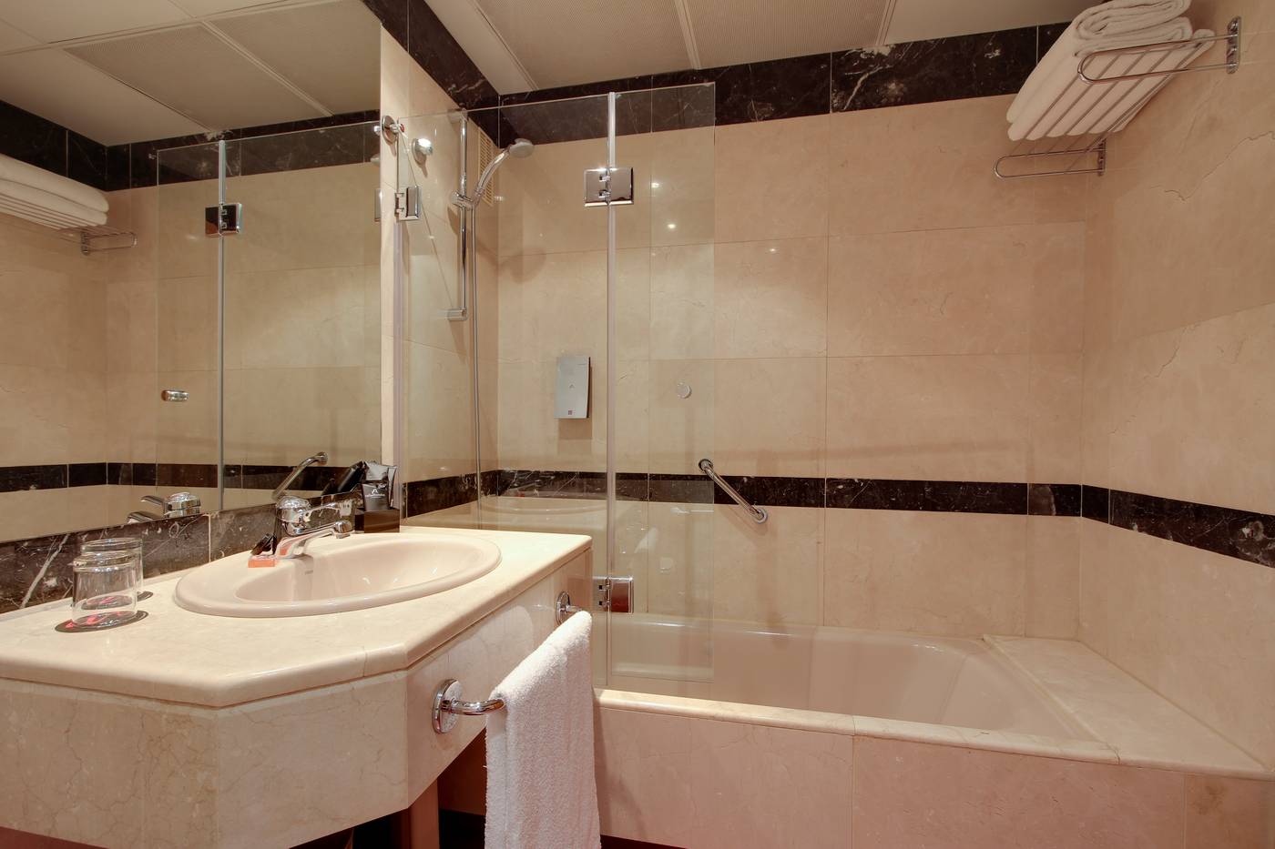 Rafaelhoteles-Ventas-Room-30