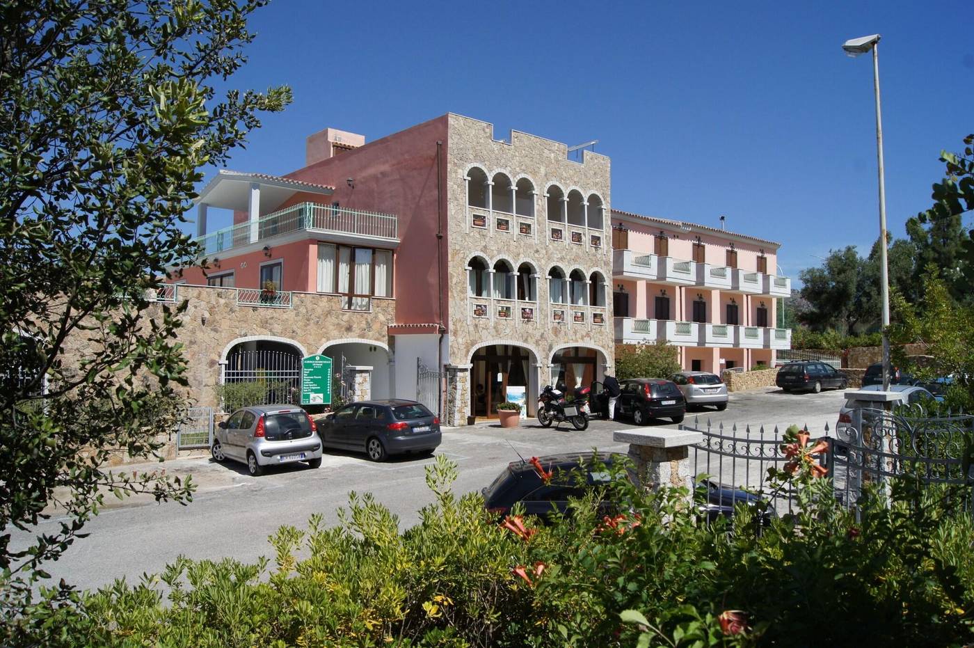 Gli-Ontani-Residence-Hotel-General-view-19