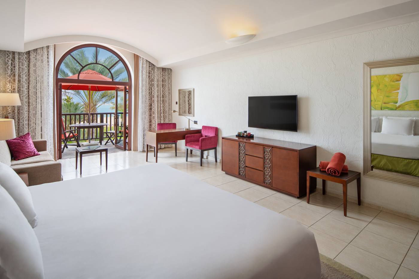 JA-Palm-Tree-Court-Room-21