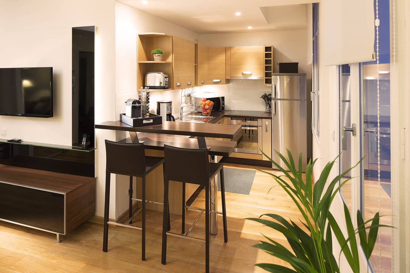 Montmartre-Residence-Paris-Room-1