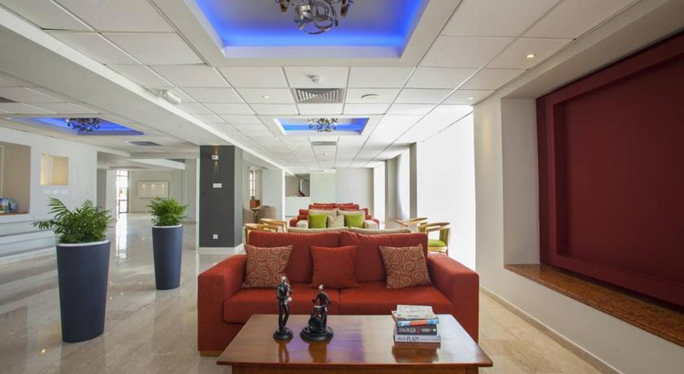 Mayfair-Gardens-Lobby-33