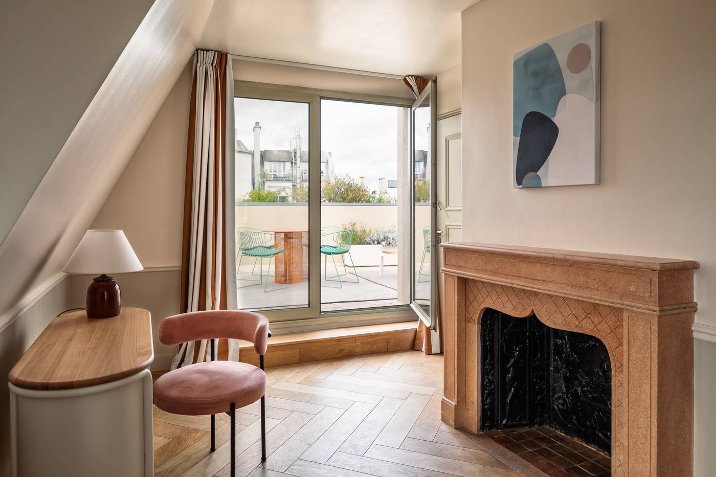 Royal-Garden-Champs-Elysees-Room-3