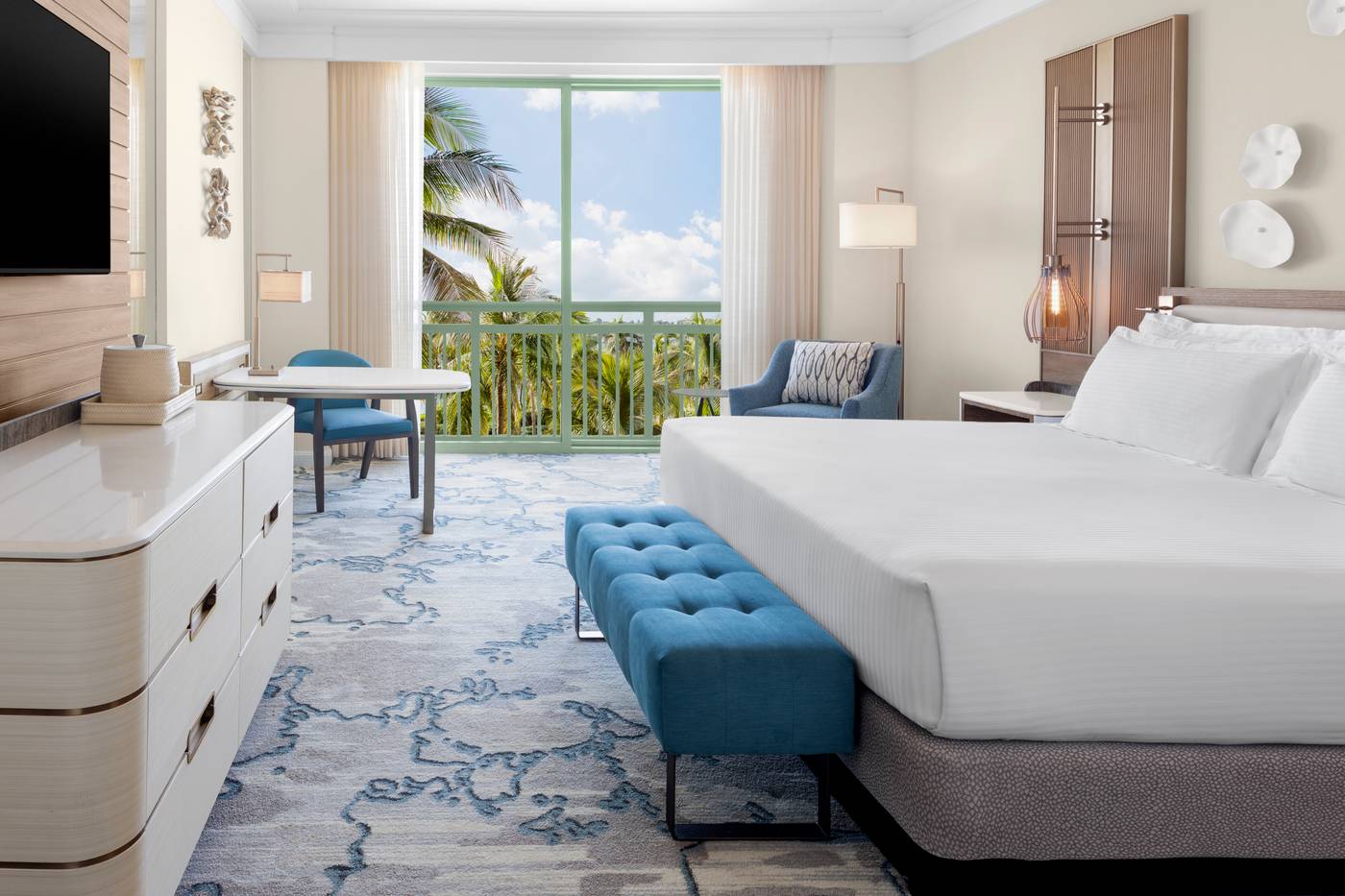 The-Royal-at-Atlantis-Room-24