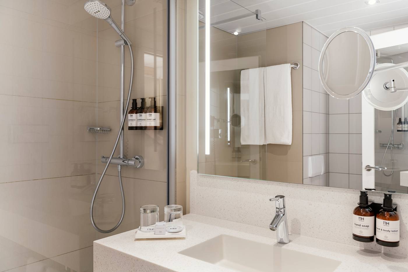 NH-Berlin-Alexanderplatz-Room-35