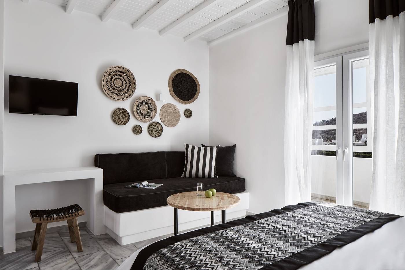 Mr---Mrs-White-Mykonos-Room-16