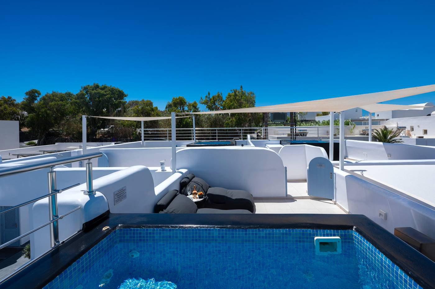 Sole-D-Oro-Luxury-Suites-Room-17