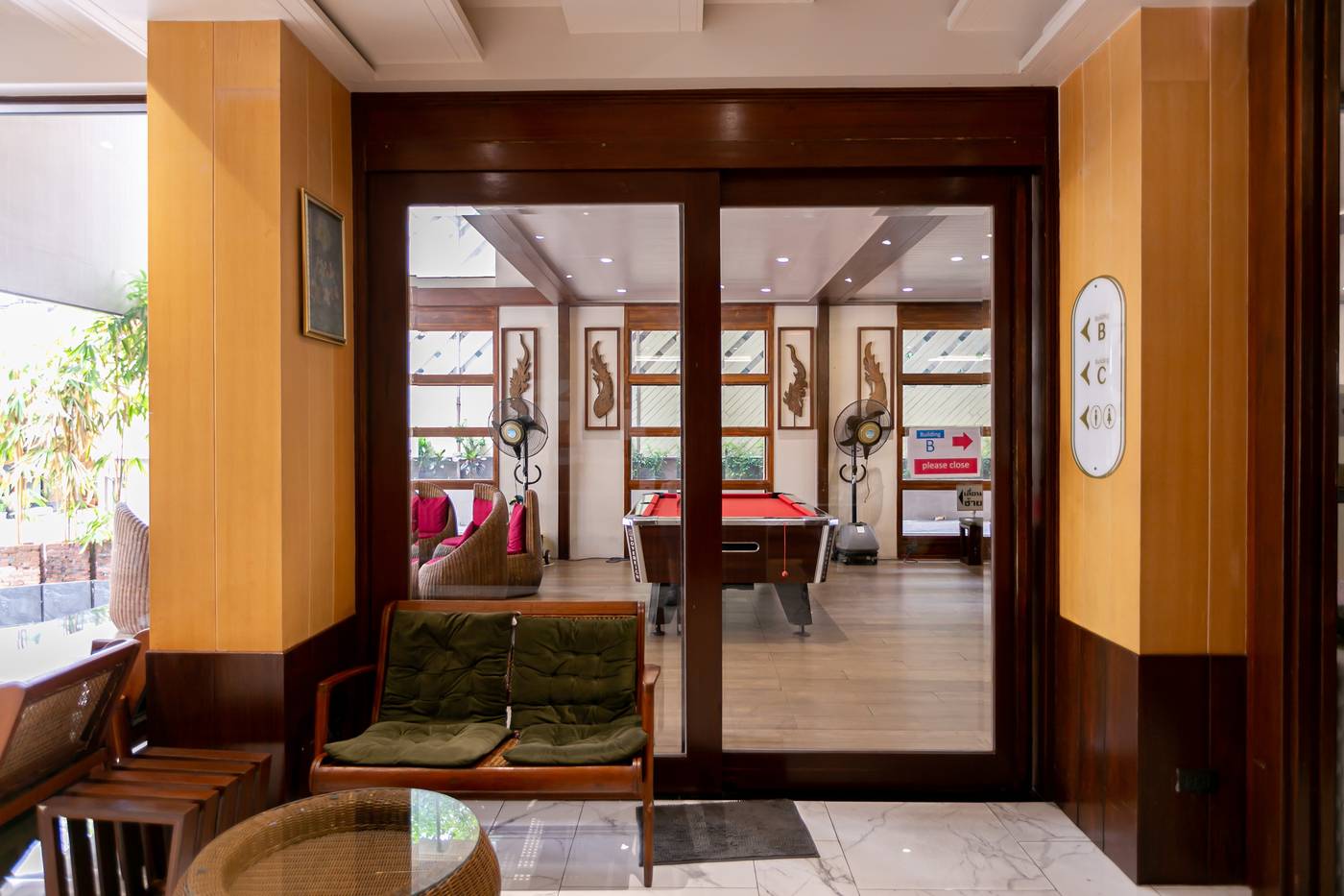 A-Sleep-Bangkok-Hotel-Sathorn-Lobby-3