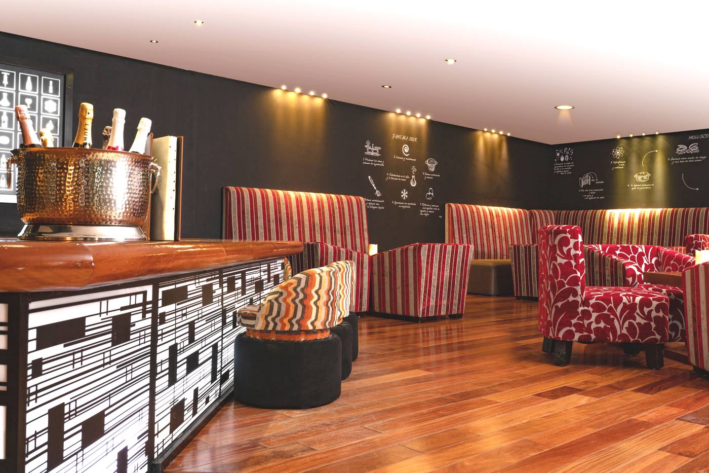 The-Pyramid-at-Grand-Oasis-Bar-50