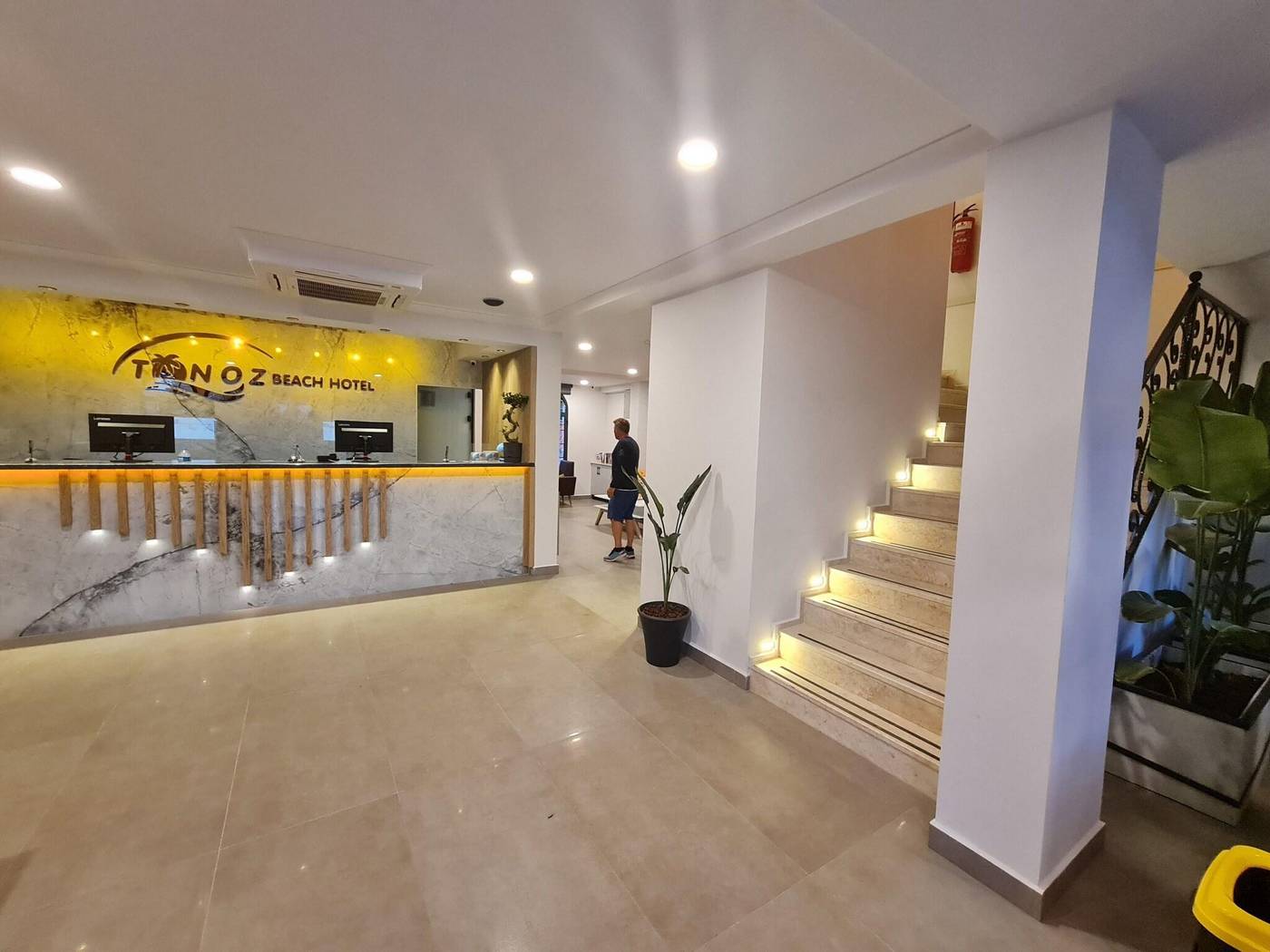 Tonoz-Beach-Hotel-Lobby-63