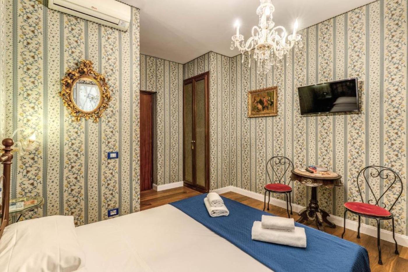 Residenza-Ave-Roma-Room-1