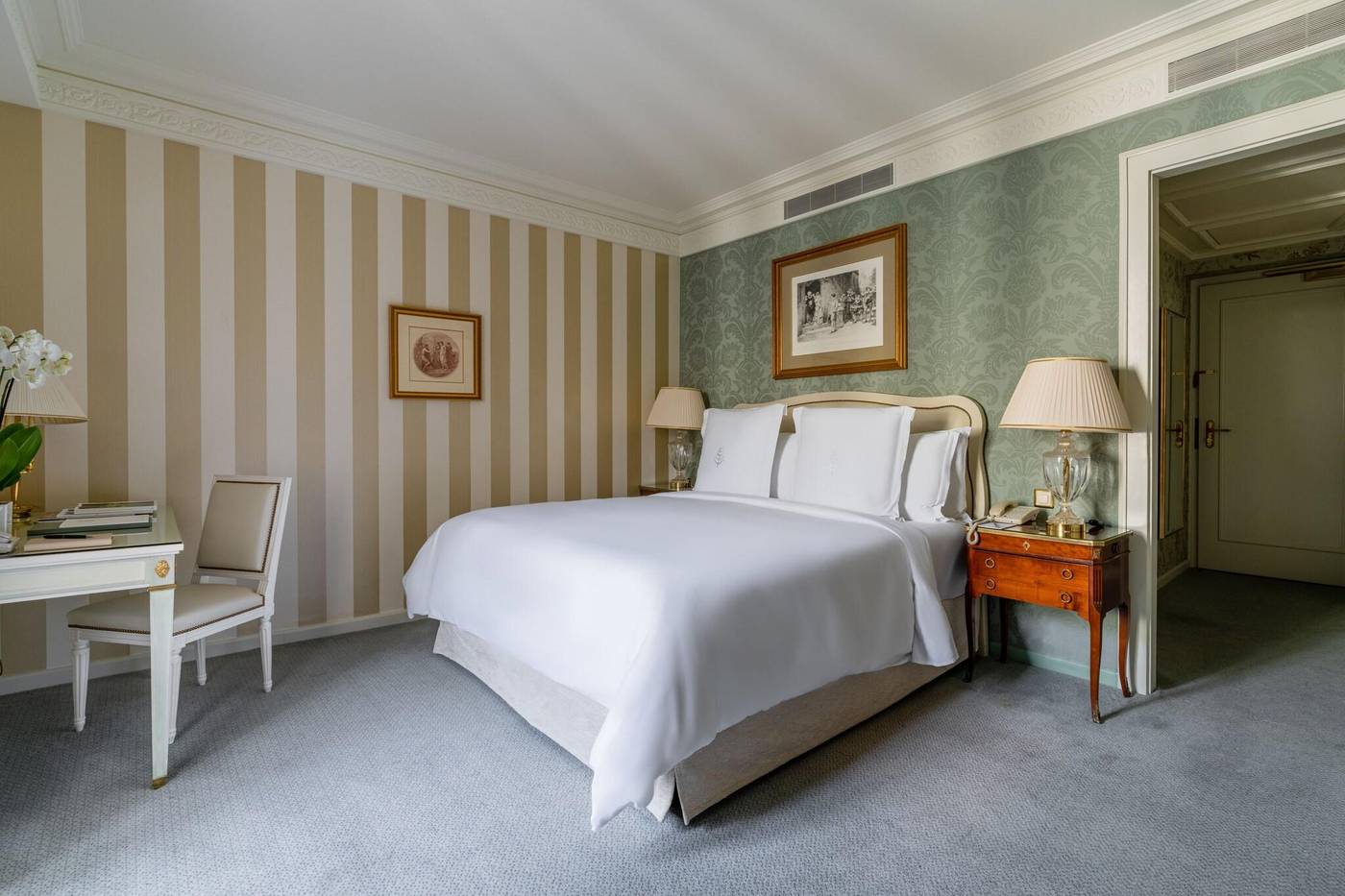 Four-Seasons-Hotel-Geneva-Room-23