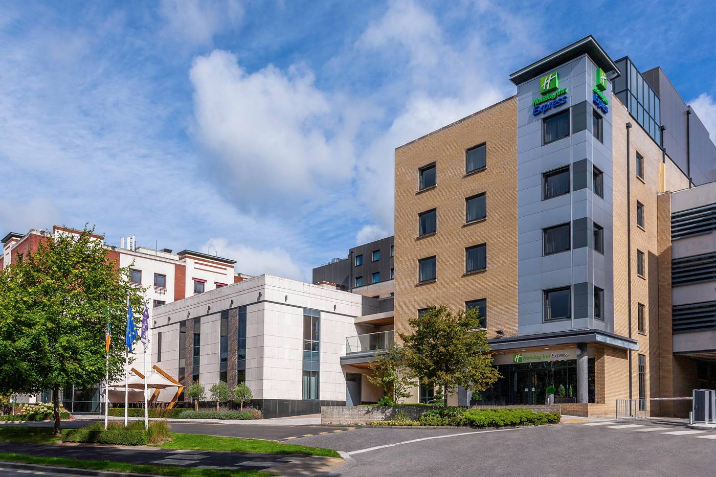 Holiday-Inn-Express-Hotel-Dublin-Airport-General-view-2