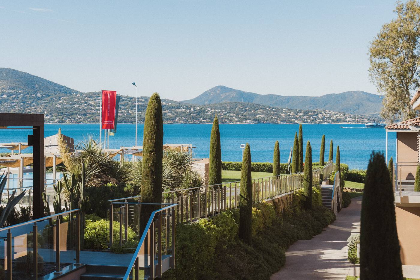 Kube-Hotel-St-Tropez-General-view-13