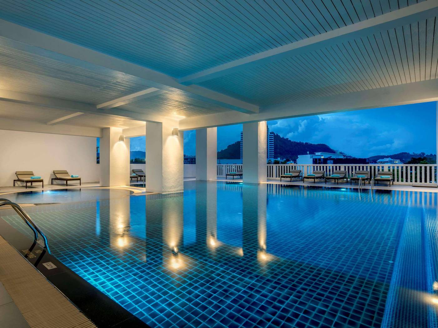 Novotel-Phuket-City--Phokeethra-Pool-43