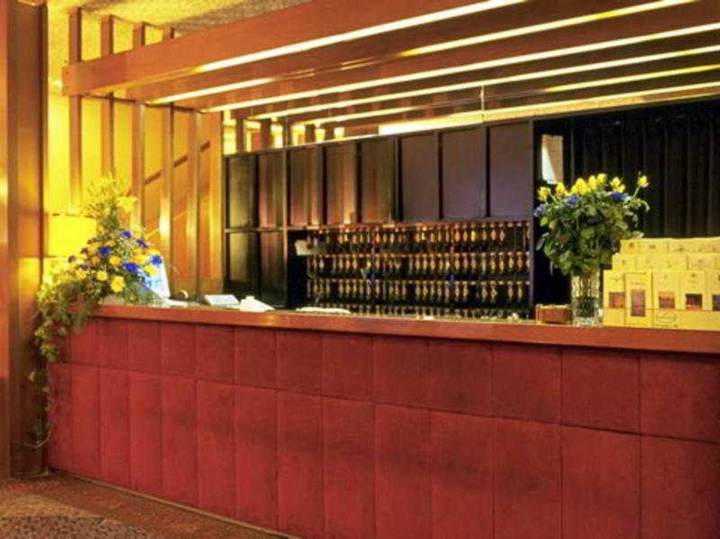 Royal-Palace-Lobby-38