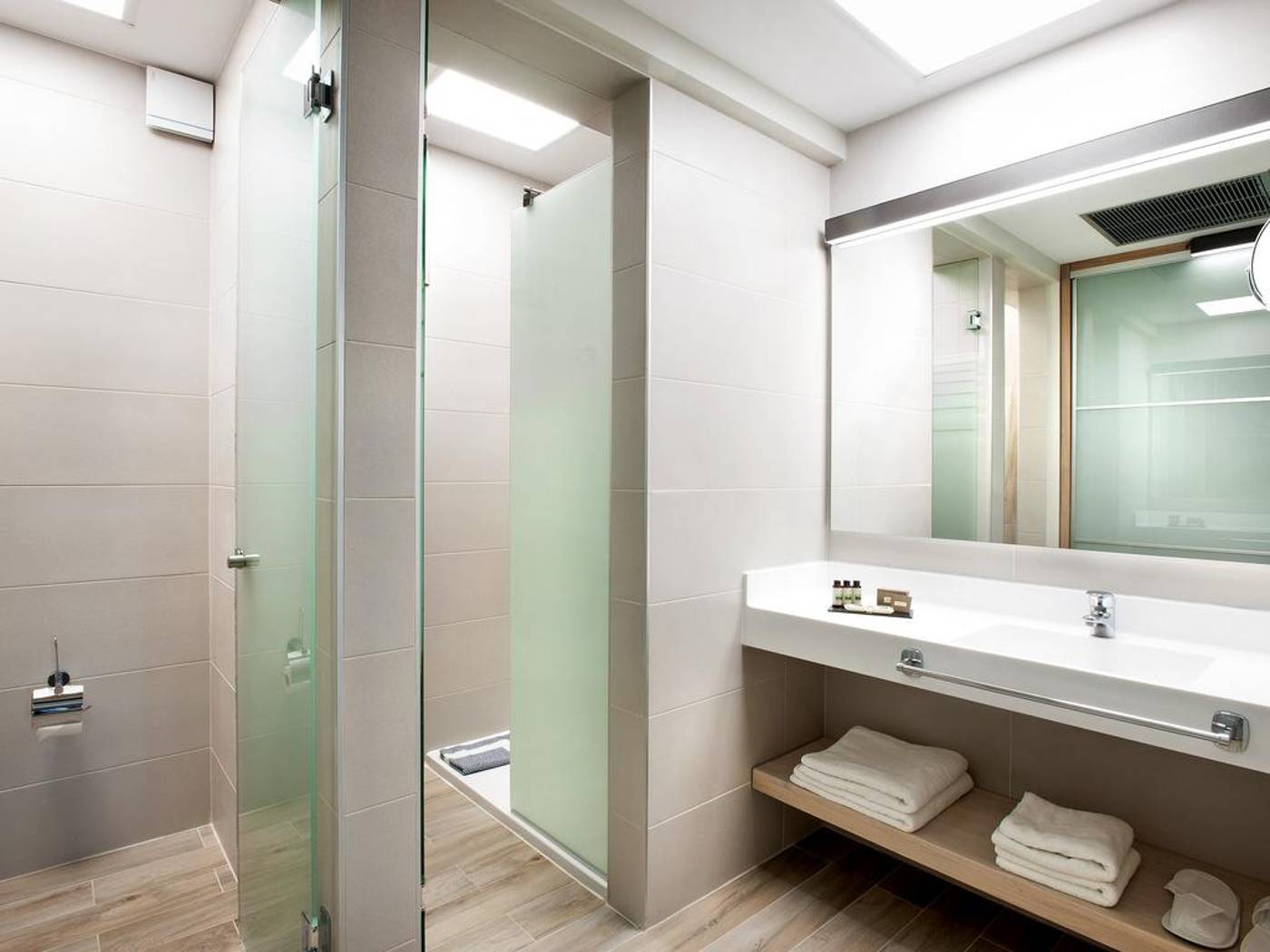 Blue-Dolphin-Room-28