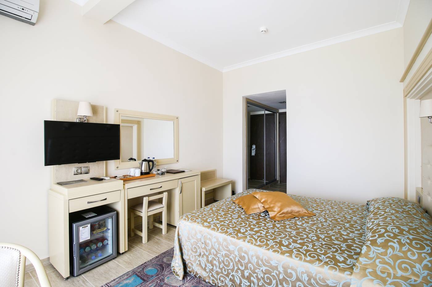 Azka-Otel-Room-34